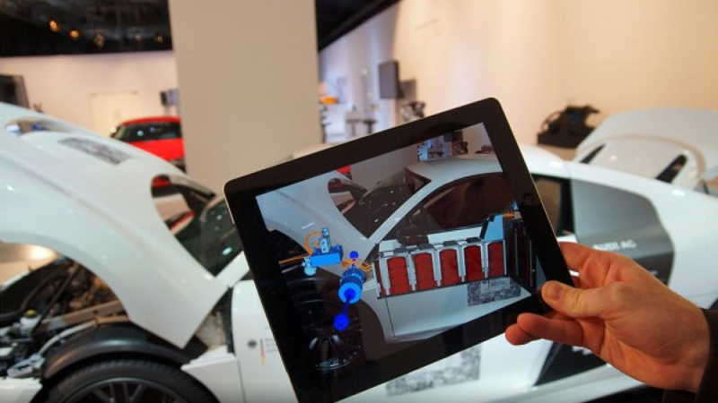 Illustration for article titled Audi's Electric R8 Concept Uses An iPad In Ways Other Cars Wish They Could